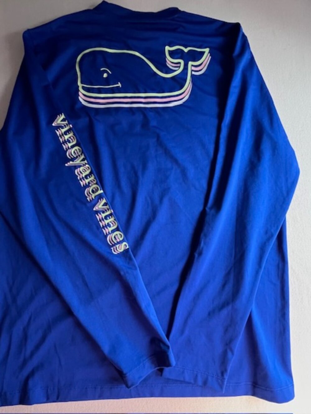 VINEYARD VINES performance t-shirt in a vibrant blue color Boys size XL18